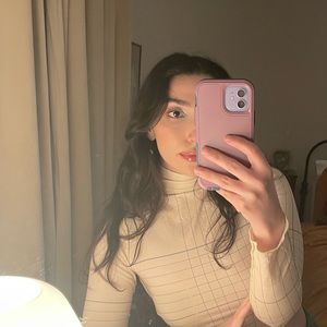 Meet your Posher, Alexandra